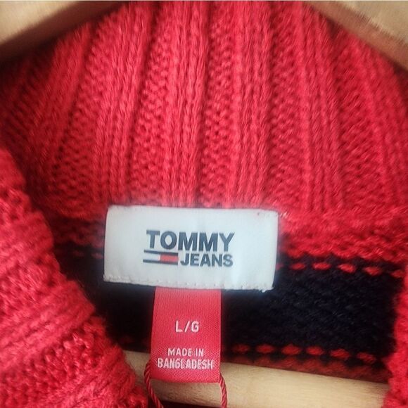 Tommy Hilfiger Red and Black Turtleneck Sweater New With Tags - Picture 3 of 8